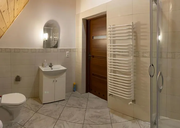 Grojec בית הארחה *