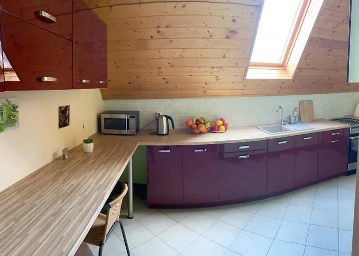 Grojec בית הארחה *